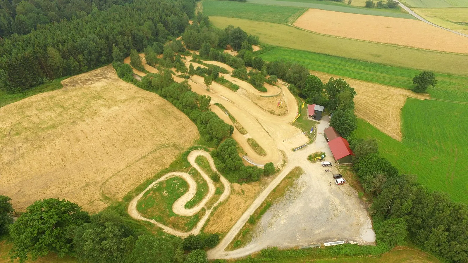 Aktuelle Luftaufnahme der Strecke am Thannhof
